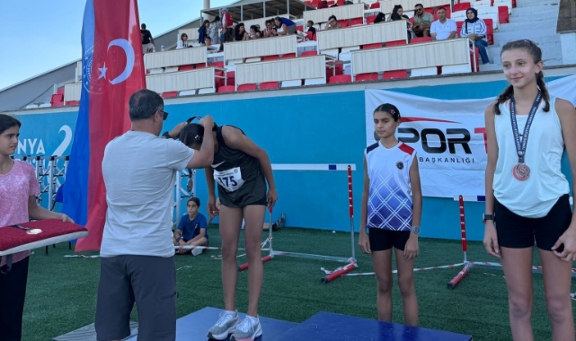 Bandırmalı sporcular Türkiye 2'incisi oldu