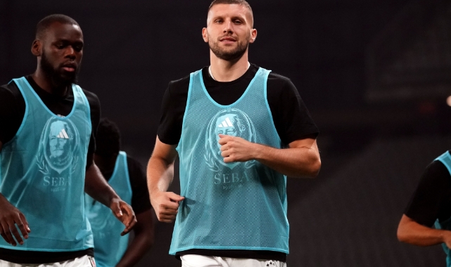 Beşiktaş'ta Ante Rebic ile yollar ayrıldı