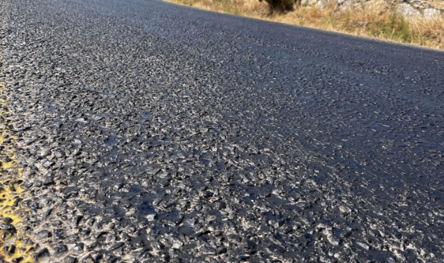 Bodrum'da 45 derece sıcakta asfalt eridi