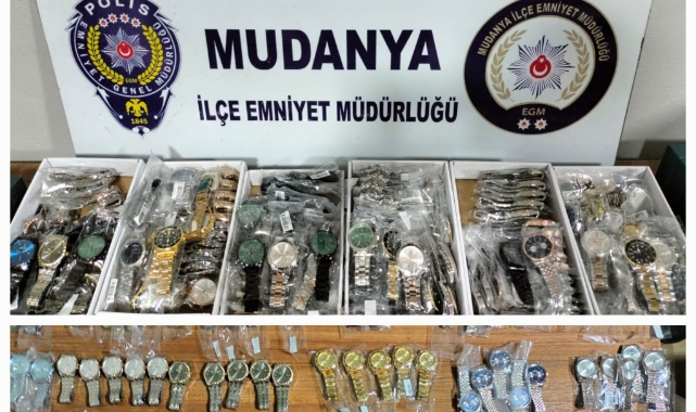 Bursa'da 110 adet kaçak elektronik saat ele geçirildi