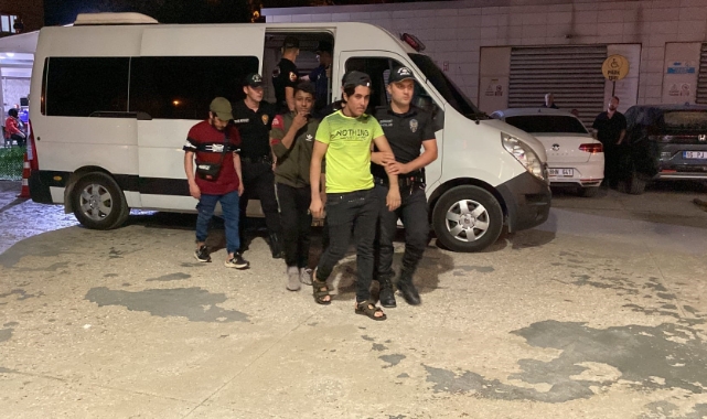 Bursa'da 12 kaçak göçmen yakalandı
