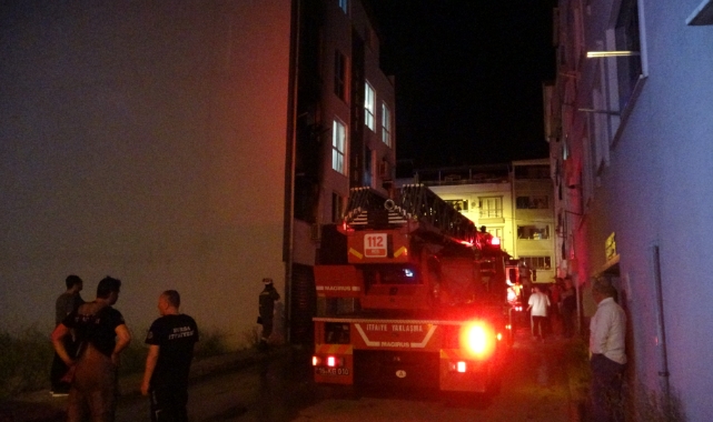 Bursa'da 4 katlı binada alevler yükseldi