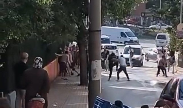 Bursa'da iki grup arasında tekme ve yumruklar havada uçuştu!