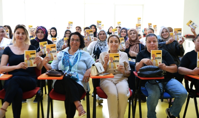 Bursa'da Kadın Yazarıyla Buluşuyor' projesinde ilk kitap dağıtıldı
