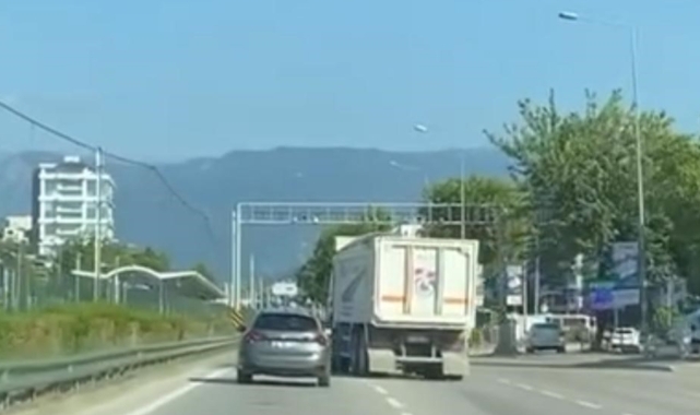 Bursa'da kamyon şoförü attığı makasla trafiği birbirine kattı