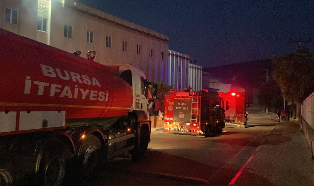 Bursa'da tekstil fabrikasında yangın paniği! 4 işçi dumandan etkilendi