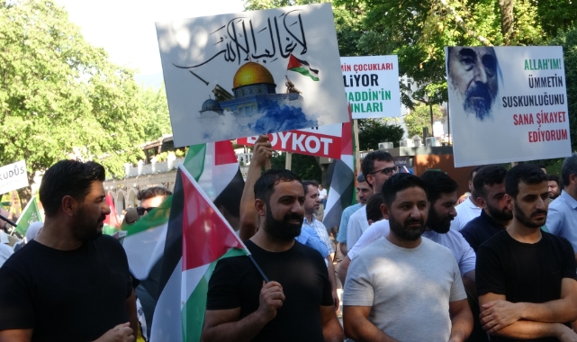 Bursa'da yüzlerce kişi Filistin için yürüdü