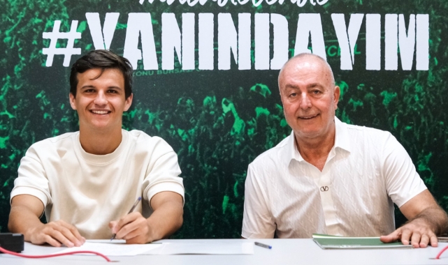 Bursaspor o futbolcuyla sözleşme yeniledi