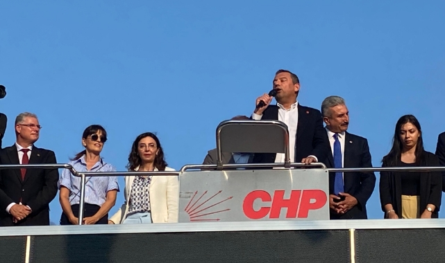 CHP lideri Özgür Özel Mudanyalılarla bir araya geldi