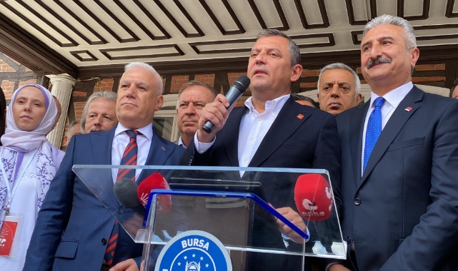 CHP lideri Özel Tarihi Belediye Binası'nda Başkan Mustafa Bozbey ile görüştü