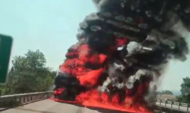 Çinko yüklü TIR alev topuna döndü