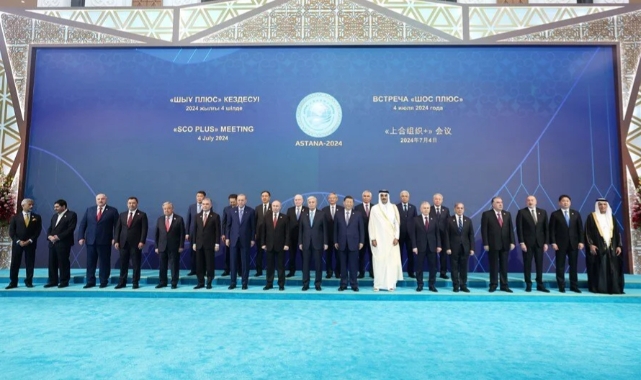 Cumhurbaşkanı Erdoğan'dan zirvede liderle aile fotoğrafı!