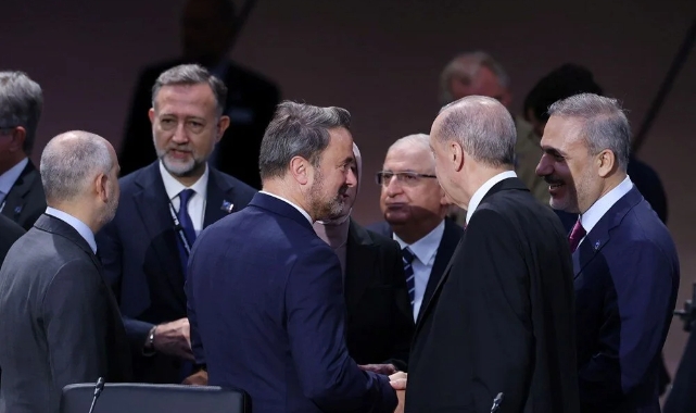 Cumhurbaşkanı Erdoğan liderlerle sohbet etti