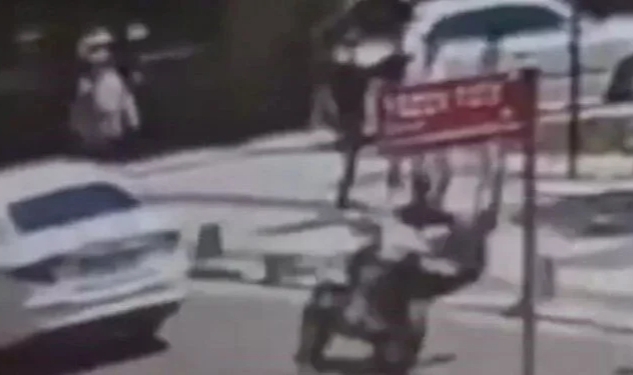 Eski Kızılay Başkanı'nın kızı motosiklete çarptı!