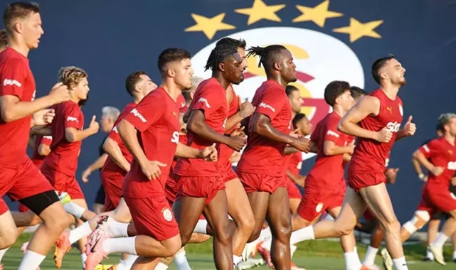 Galatasaray sahaya iniyor...