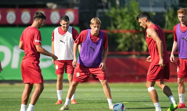 Galatasaray, yeni sezon hazırlıklarını Florya'da sürdürüyor