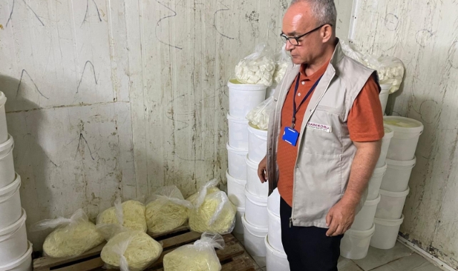Gaziantep'te 1 ton 112 kilogram kaçak peynir ele geçirildi!  