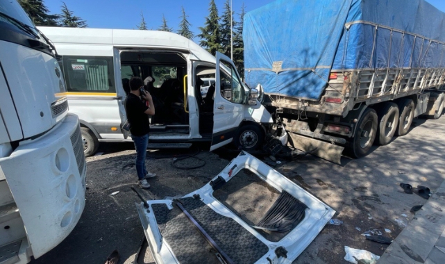 Gaziantep'te işçi servisleri çarpıştı: Çok sayıda yaralı var!