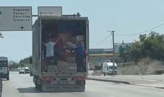 Görenler şoke oldu! Bursa'daki tehlikeli eşya taşımacılığı kamerada