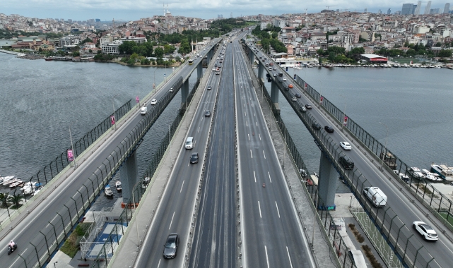 Haliç Köprüsü'nde kilometrelerce araç kuyruğu oluştu