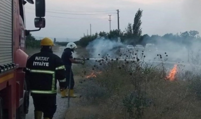Hatay'da doğalgaz borusu üzerindeki otluk alanda yangın