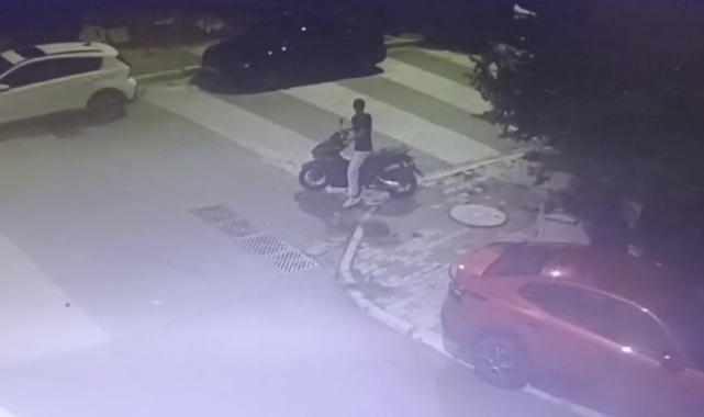 Hem motosikleti çaldı hem kapkaç yaptı