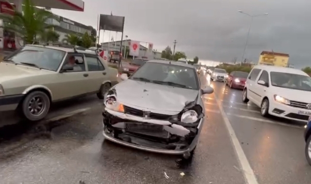 Işıkta duran otomobile çarptı: 2 yaralı