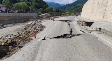 Islah çalışmaları sırasında yol çöktü!