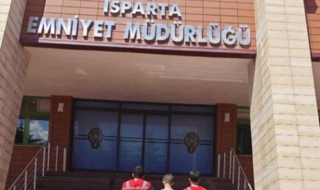 Isparta’da kesinleşmiş hapis cezası bulunan 2 firari yakalandı