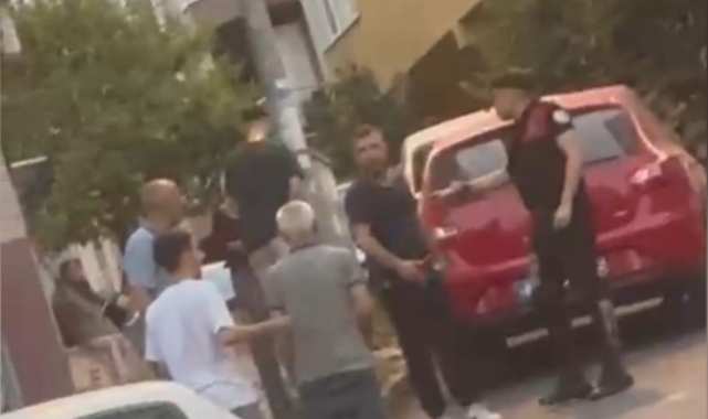 İstanbul'da sokakta "mini etek" kavgası