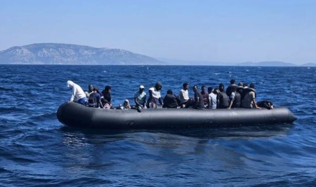 İzmir açıklarında 132 kaçak göçmen kurtarıldı