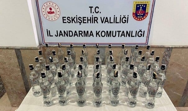 Jandarma ekipleri 43 litre sahte içki ele geçirdi!