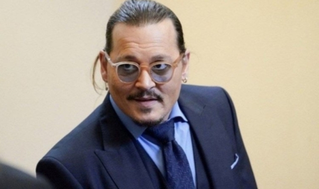 Johnny Depp, Rus modelle aşk yaşıyor