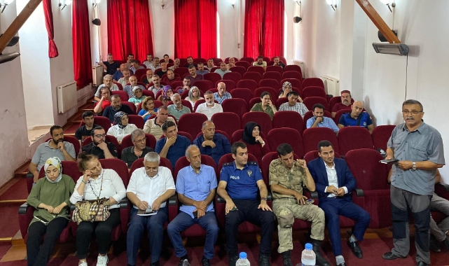 Kemaliye’de esnaf ile toplantı gerçekleştirildi