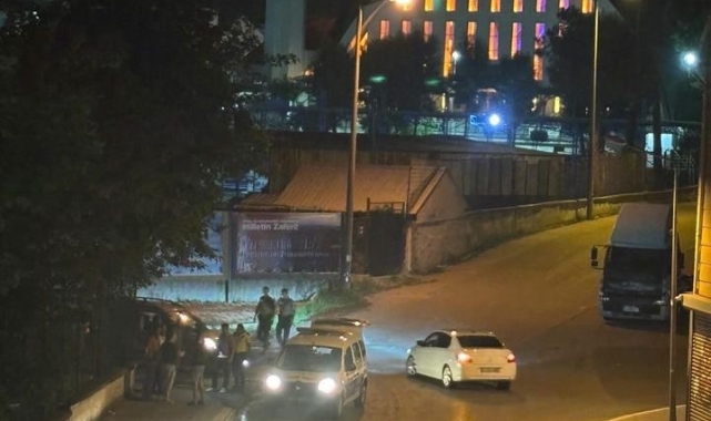 Kız meselesi yüzünden gençler birbirine girdi