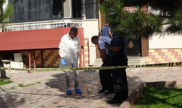 Komşular arasında "çöp" kavgası kanlı bitti: 2 yaralı