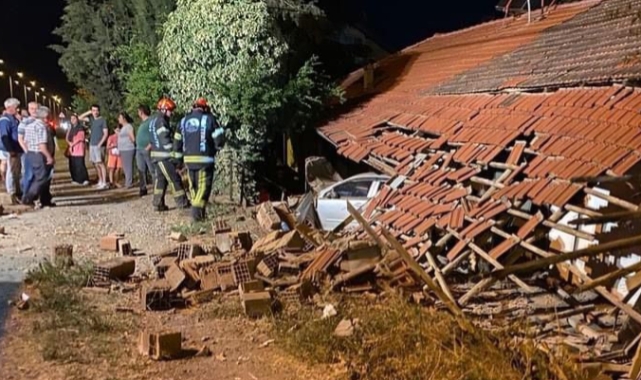 Kontrolden çıkan otomobil eve girdi