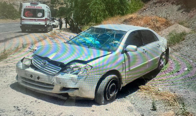 Malatya'da otomobil su kanalına düştü: 3 yaralı