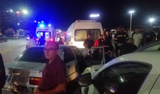 Manisa'da 4 araçlı zincirleme trafik kazası: 9 yaralı