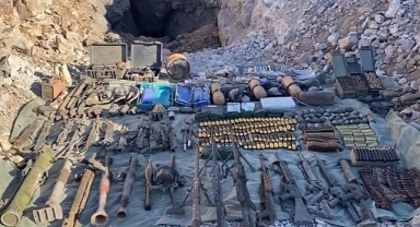 Mehmetçik teröristlerin inlerine girmeye devam ediyor