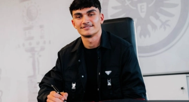 Milli futbolcu Uzun, Eintracht Frankfurt kadrosuna katıldı