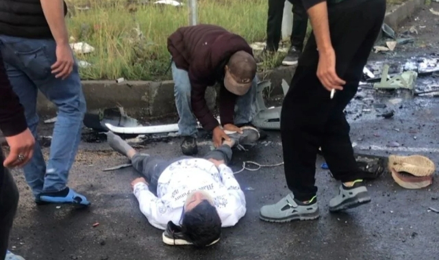 Minibüsle otomobil çarpıştı: 3'ü ağır 8 yaralı
