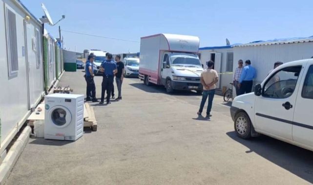 Müzisyen kaldığı konteynerde ölü bulundu