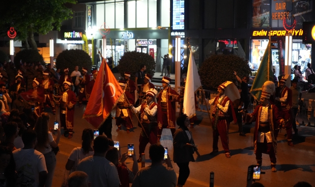 Niğde’de 15 Temmuz fener alayı