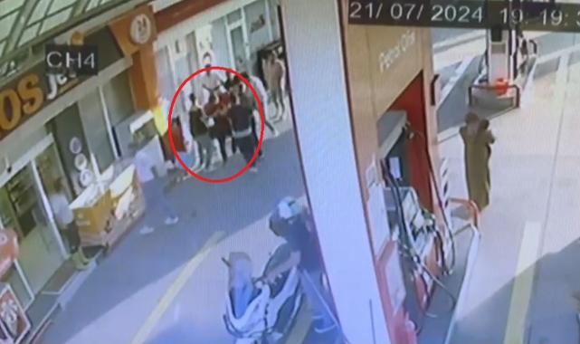 ‘Niye çöp atıyorsun?' dedi, 15 kişiden dayak yedi! 