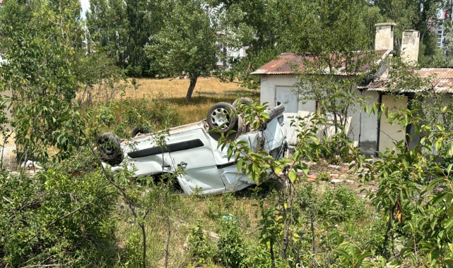 Ölüm virajında takla attı