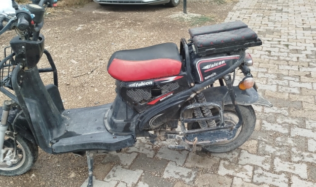 Otomobil ile elektrikli bisiklet çarpıştı!