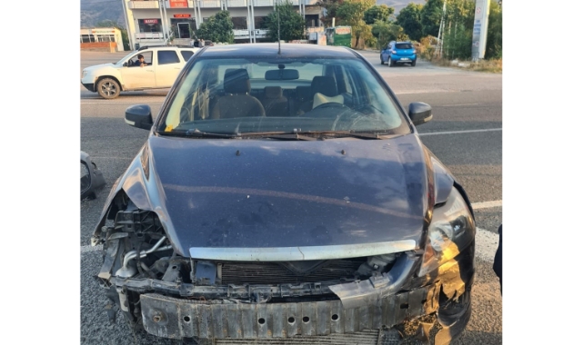 Otomobil ile motosiklet çarpıştı: 2 yaralı