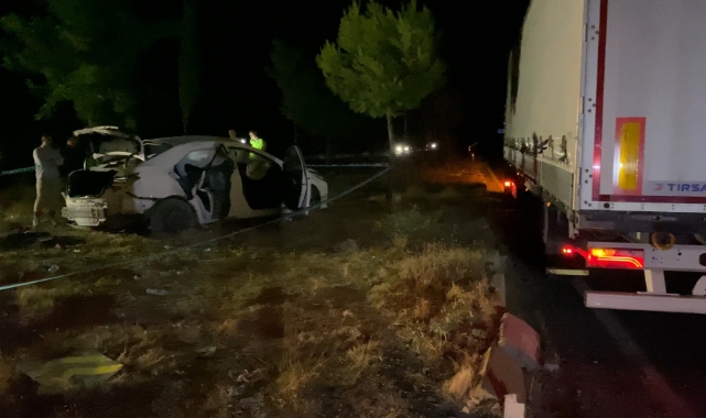 Otomobil ile TIR çarpıştı: 1 ölü, 3 ağır yaralı