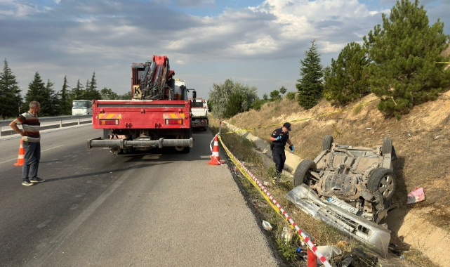 Otomobil takla atıp refüje devrildi!